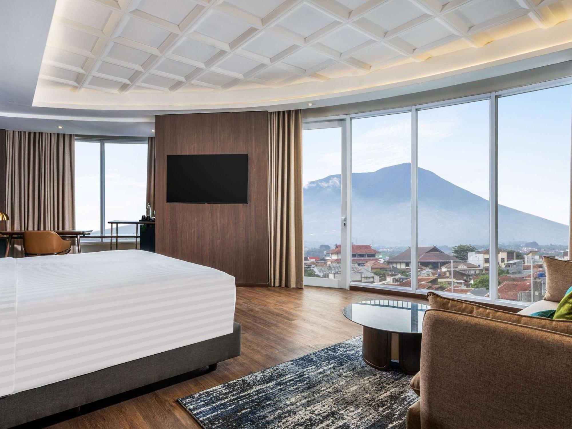 Mercure Garut City Center Bagian luar foto