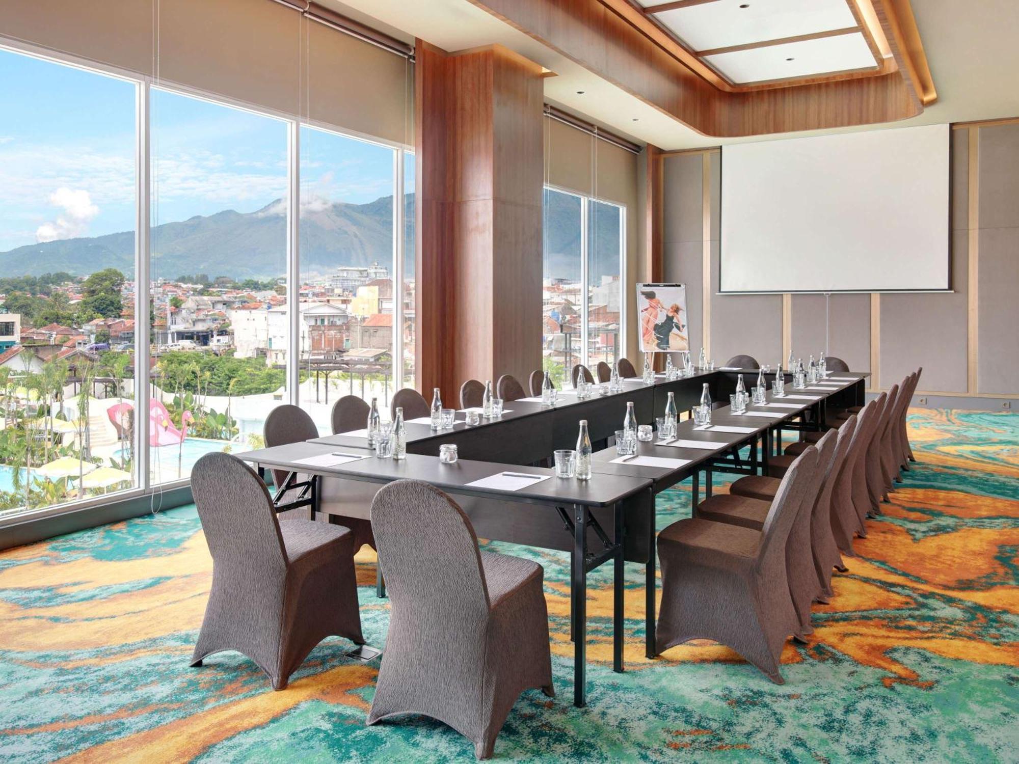 Mercure Garut City Center Bagian luar foto