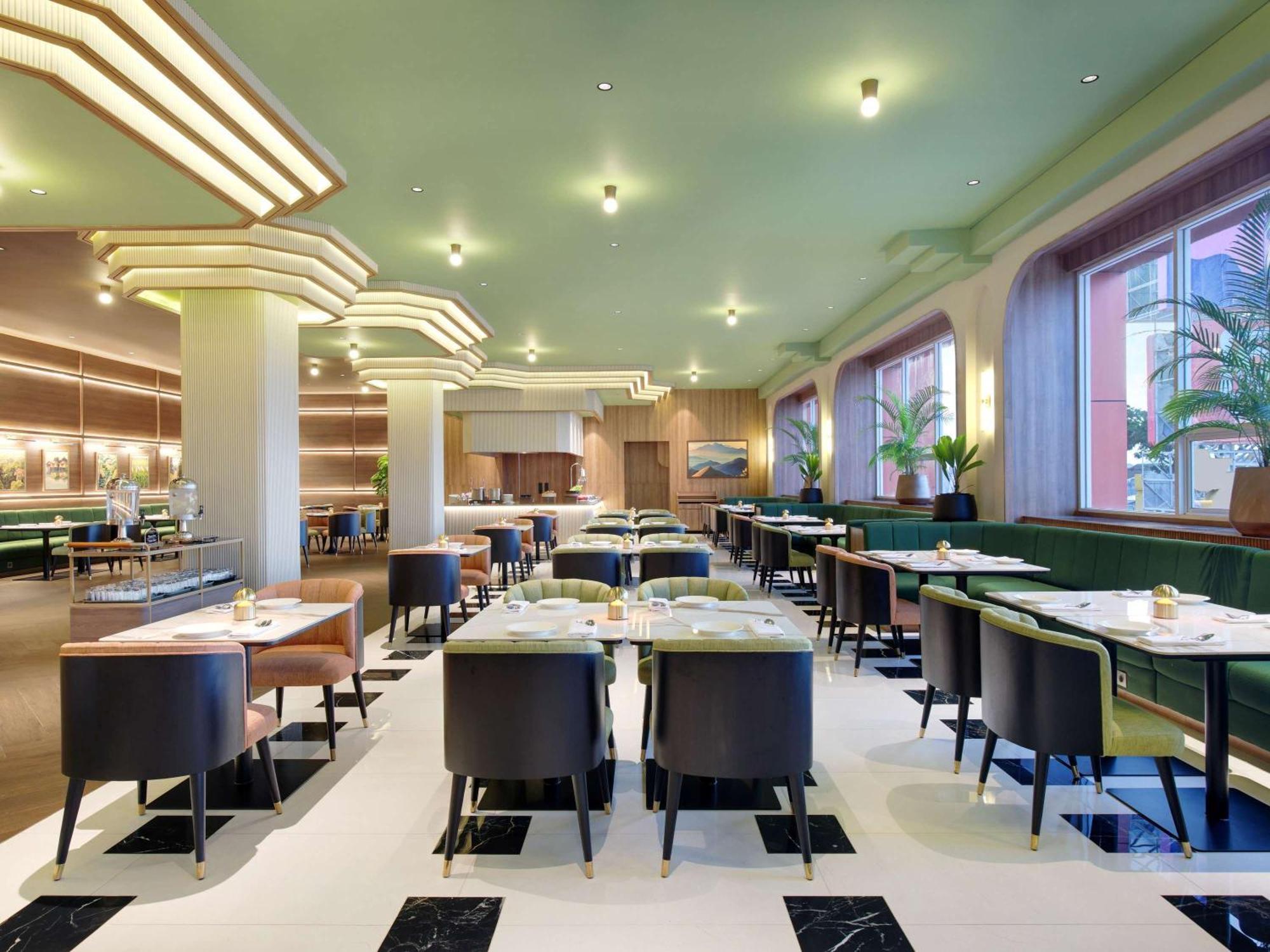 Mercure Garut City Center Bagian luar foto
